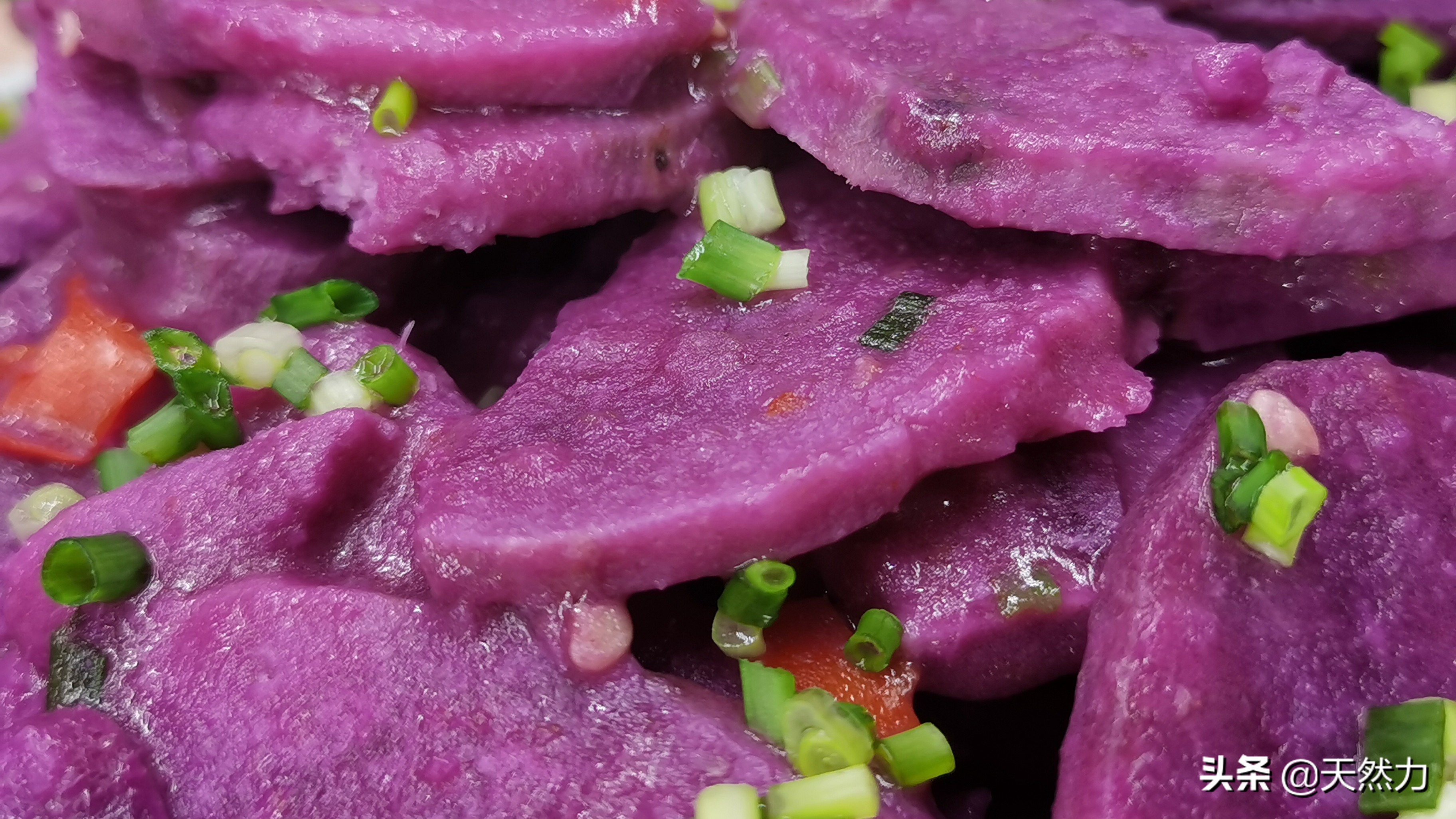 A nutritious and delicious home-cooked dish, the recipe is simple and easy to learn, the vegetarian fried purple potato is fragrant and floury