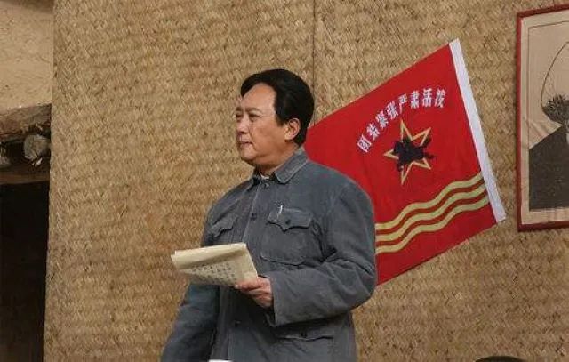 同样是演毛泽东主席，唐国强版与古月版，差别在哪？