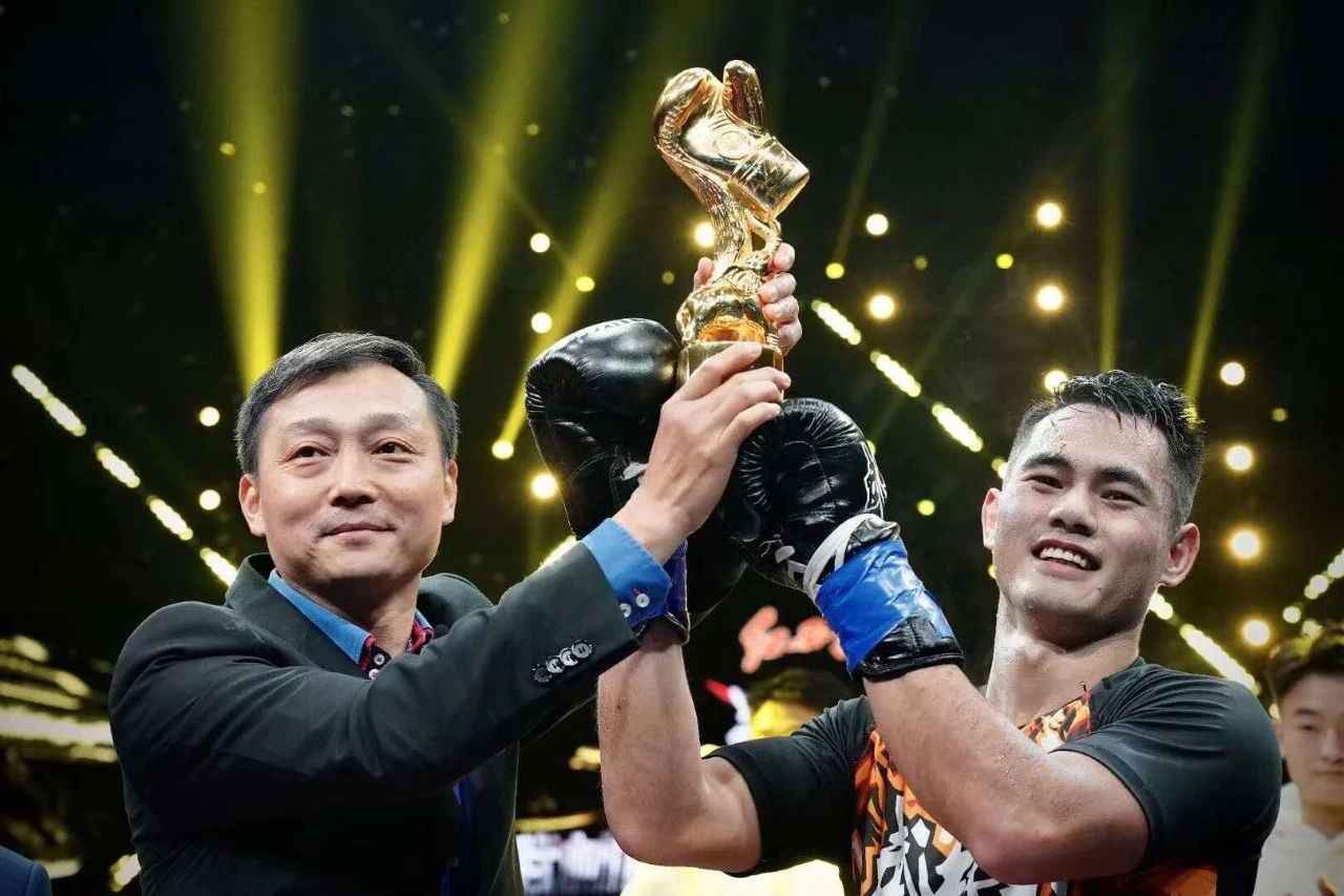 外媒评出世界十大自由搏击拳手：中国仅魏锐上榜，日本双星列二三