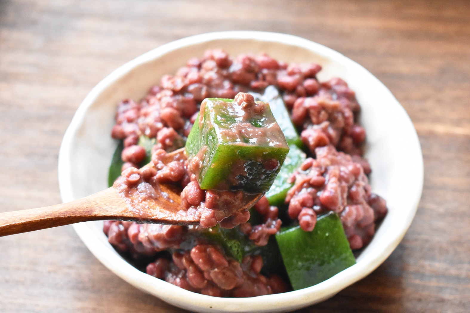 三伏天闷热湿气大，我家常用它做消暑甜品，清热祛湿，全家都爱吃