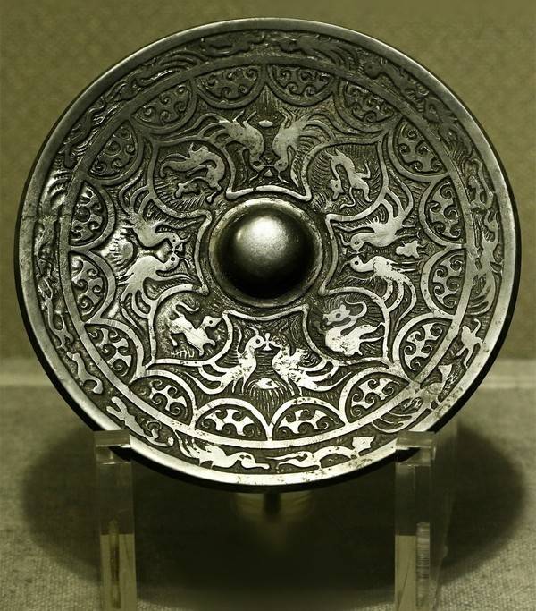 Is the ancient bronze mirror related to Feng Shui?Why did the ancients