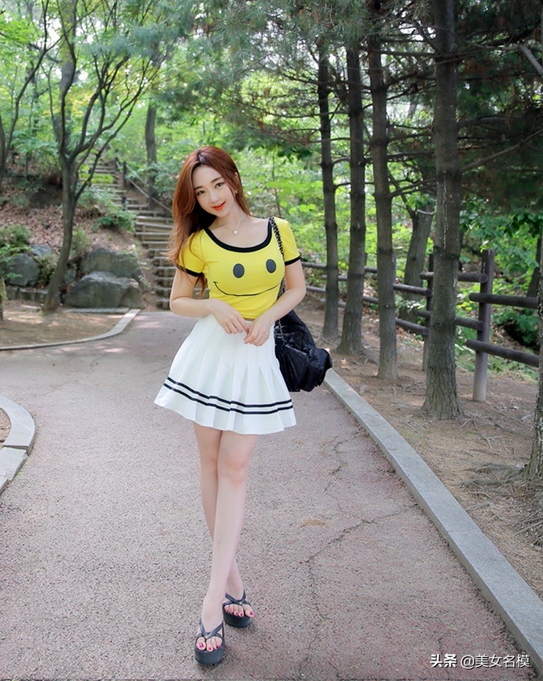萌萌噠T卹短裙，穿出甜美少女風