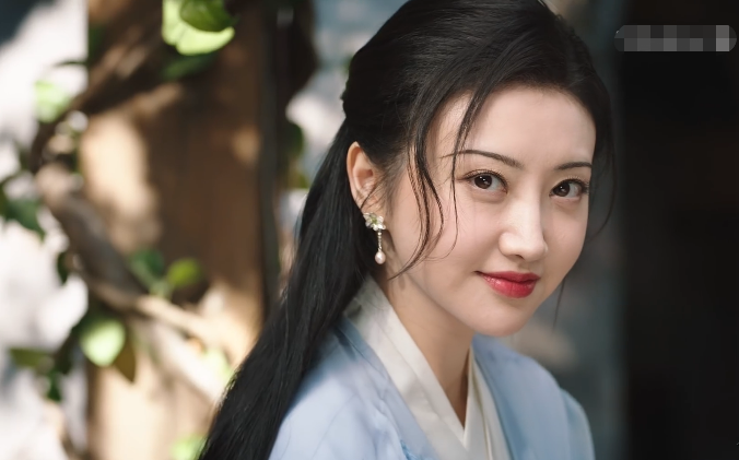 《司藤》首播！景甜无惧怼脸拍，剧情还原度高