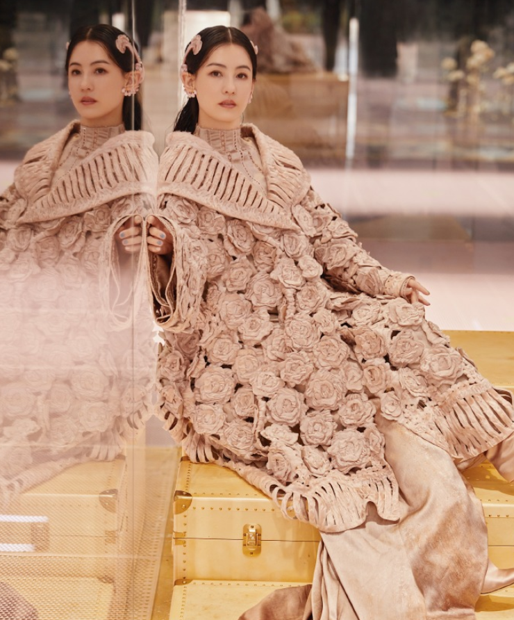 张柏芝现身高定秀T台，半永久贴头皮发型走红，