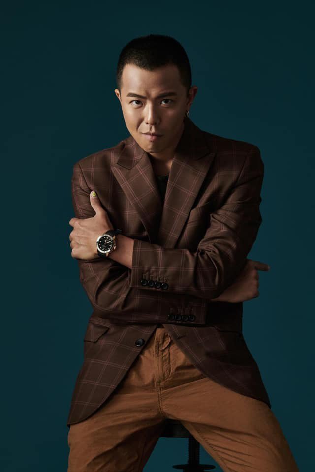 杨丞琳带领“华冈五人帮”陪黄鸿升父亲庆中秋，又哭又笑彼此安慰