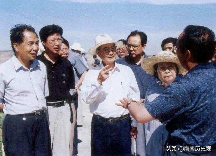 Song Ping, Secretary to Premier Zhou Officials to the national level