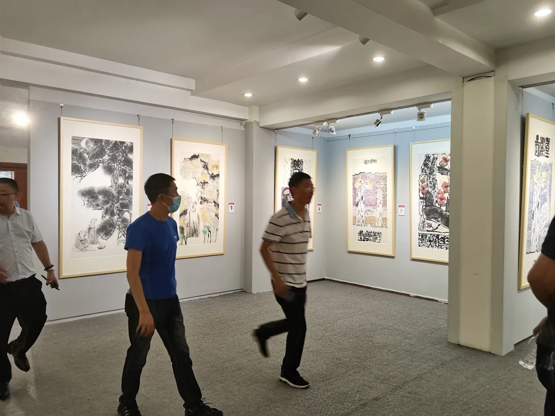 庆祝中国共产党成立100周年新都画院百幅美术作品展在成都开展