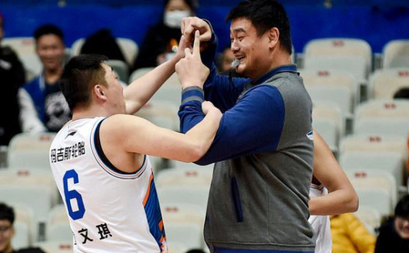 姚明也上了！披挂上阵执裁CBA全明星，网友：还有谁敢骂裁判？