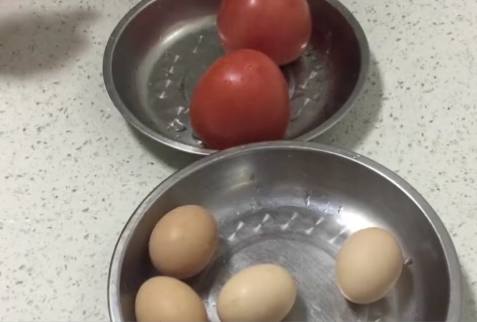 西红柿鸡蛋新做法，再也不怕家里来客人了，上桌必抢