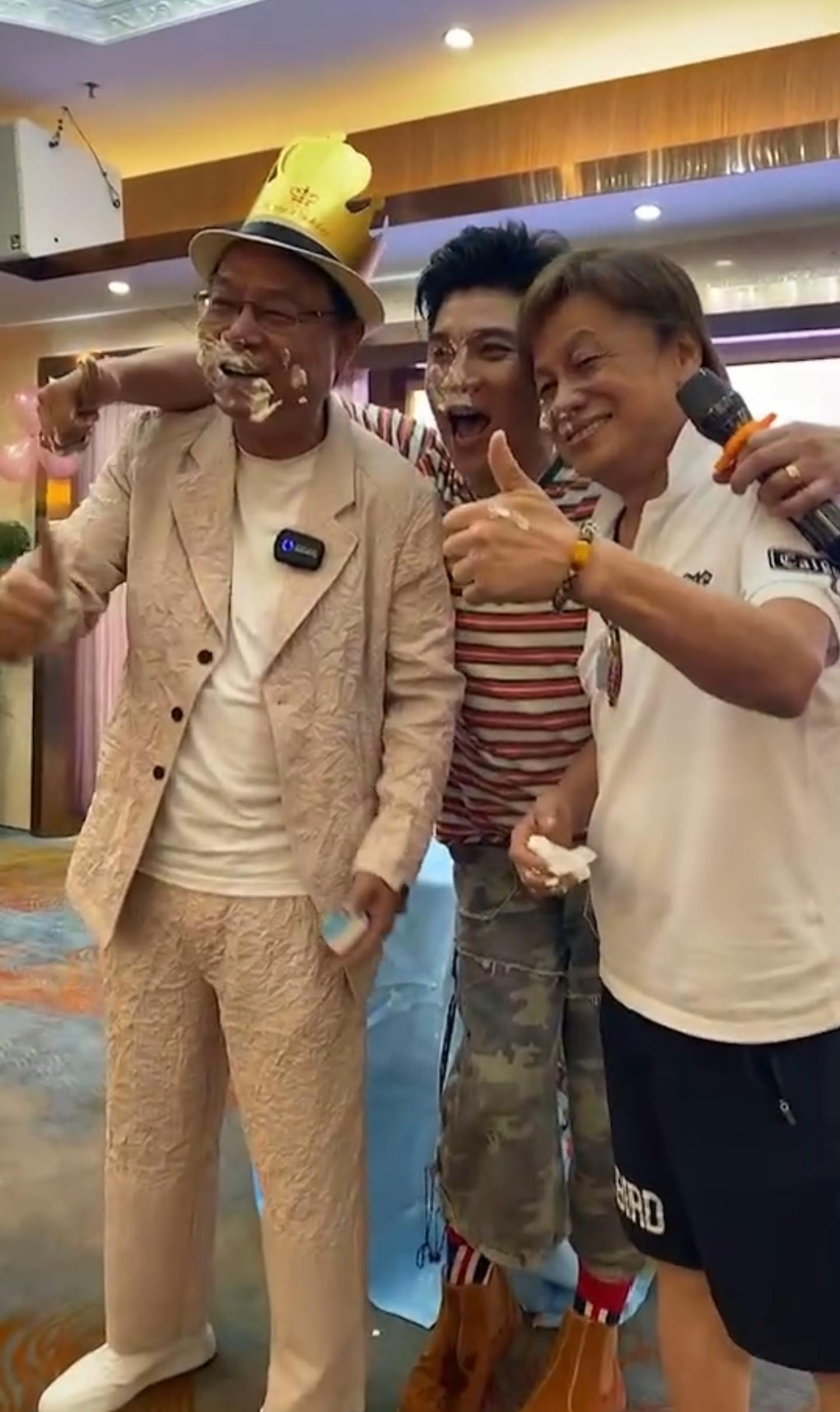 Martial arts superstar Liang Xiaolong rarely showed up, with gray hair ...