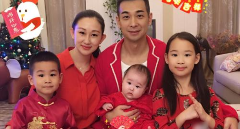 田亮8岁儿子“失控式”长大？腿部肌肉明显，给人一种成熟感