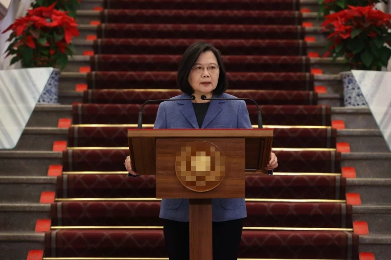 �谦卑�重现 蔡英文再秀�完全执政、完全傲慢�