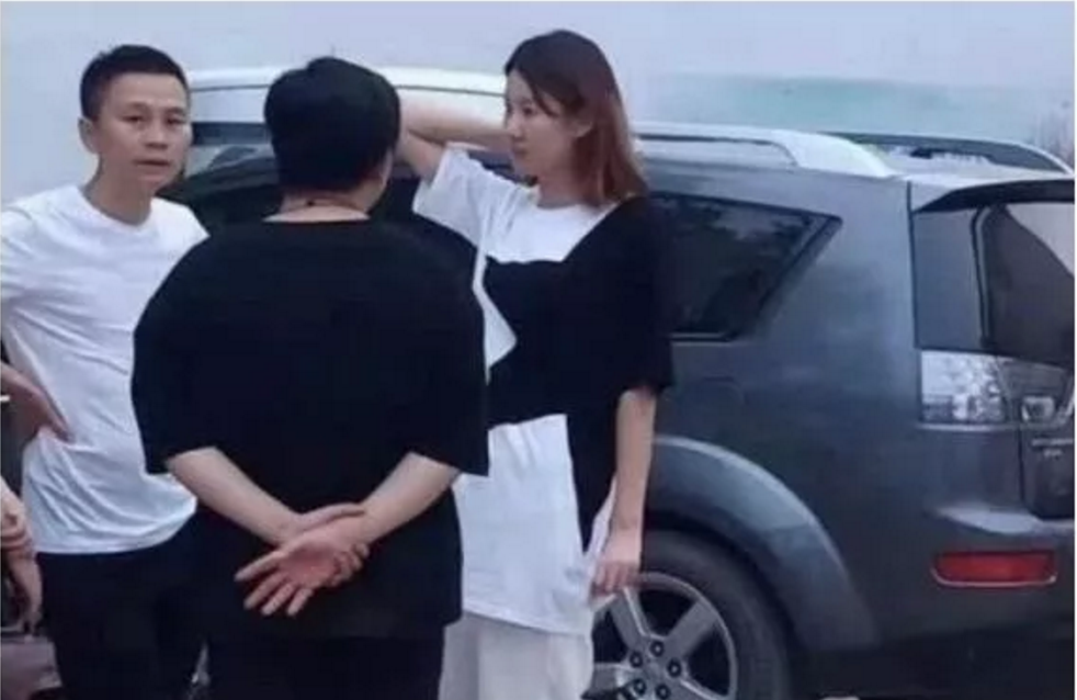 王宝强方否认与冯清结婚，表示生子也系谣言，网友祝福落空