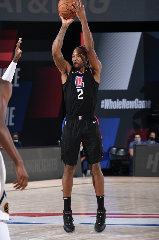 2020年最鐵一戰！Leonard 17投4中滿臉愁容，末節零分與詹皇神同步（影）-黑特籃球-NBA新聞影音圖片分享社區