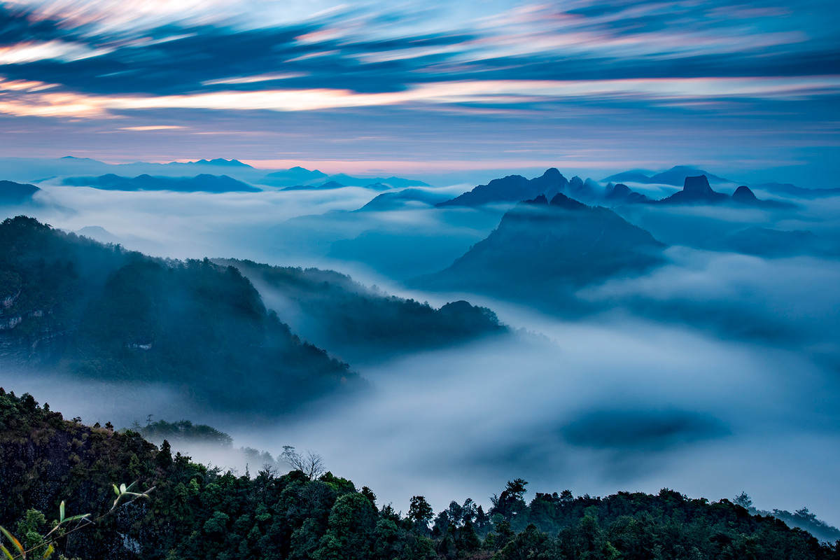 歼20飞不出音爆云，表明它不能超音速，不如美国