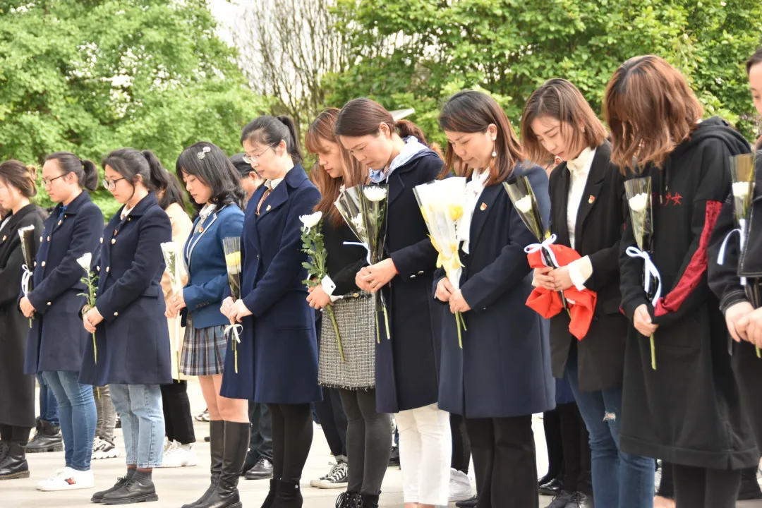 缅怀革命先烈传承红色记忆丨天府新区元音幼儿园举行清明祭扫活动