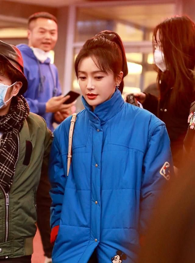 秦岚参加春晚备播，气质清爽魅力足，生图有眼