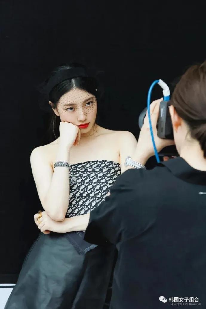 迪奥官方ins关注的两名"人间迪奥"韩国女艺人