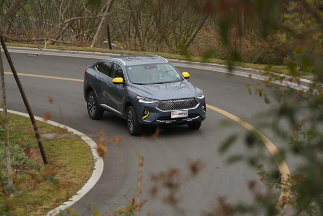 任何国产轿跑SUV，应该都会怕哈弗F7x