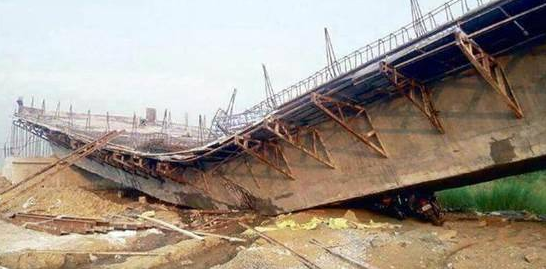 越南3000亿大桥一夜坍塌，百万民众向中国索赔，