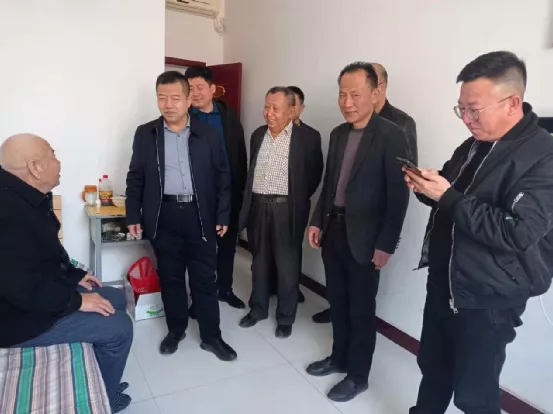 尧都区民政局新任局长裴海峰,副局长张新联,科长李兆红等一行深入尧都