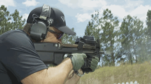 说到PDW你首先想到的就是它——比利时P90单兵自卫武器