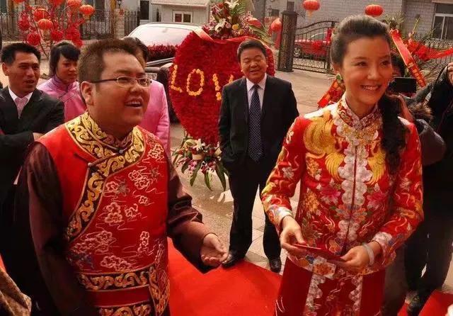 花5千万娶车晓，10余年败光家产成“老赖”，李兆会又曝新情况