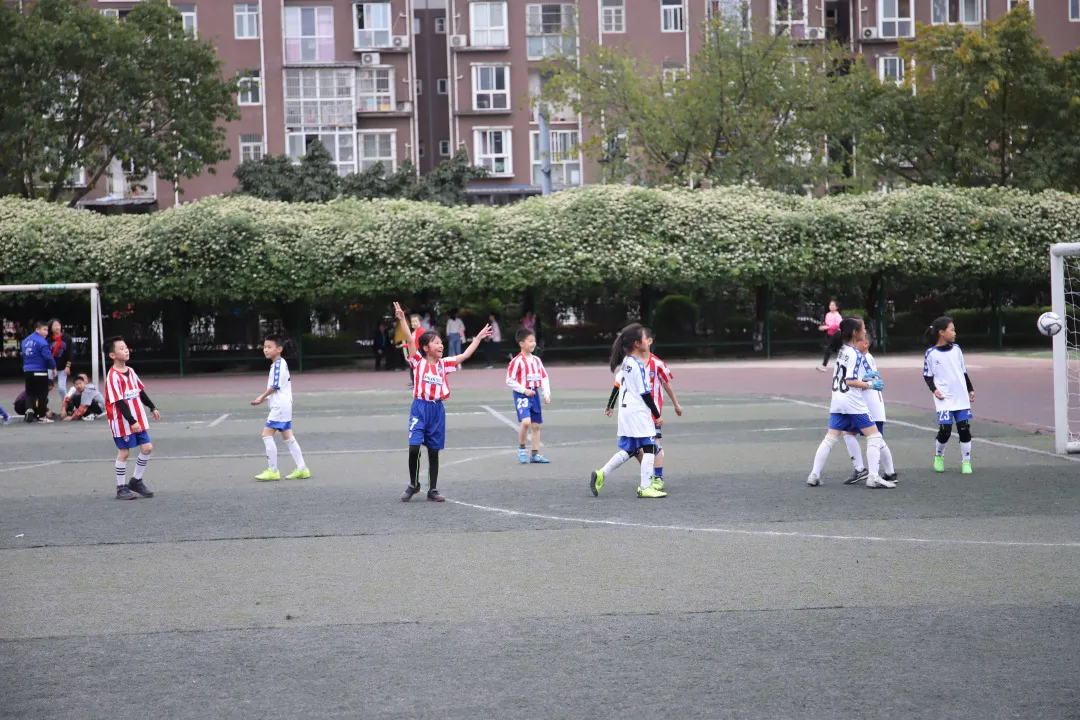 奔跑吧，足球少年——天府新区南湖小学2021班级足球联赛掠影
