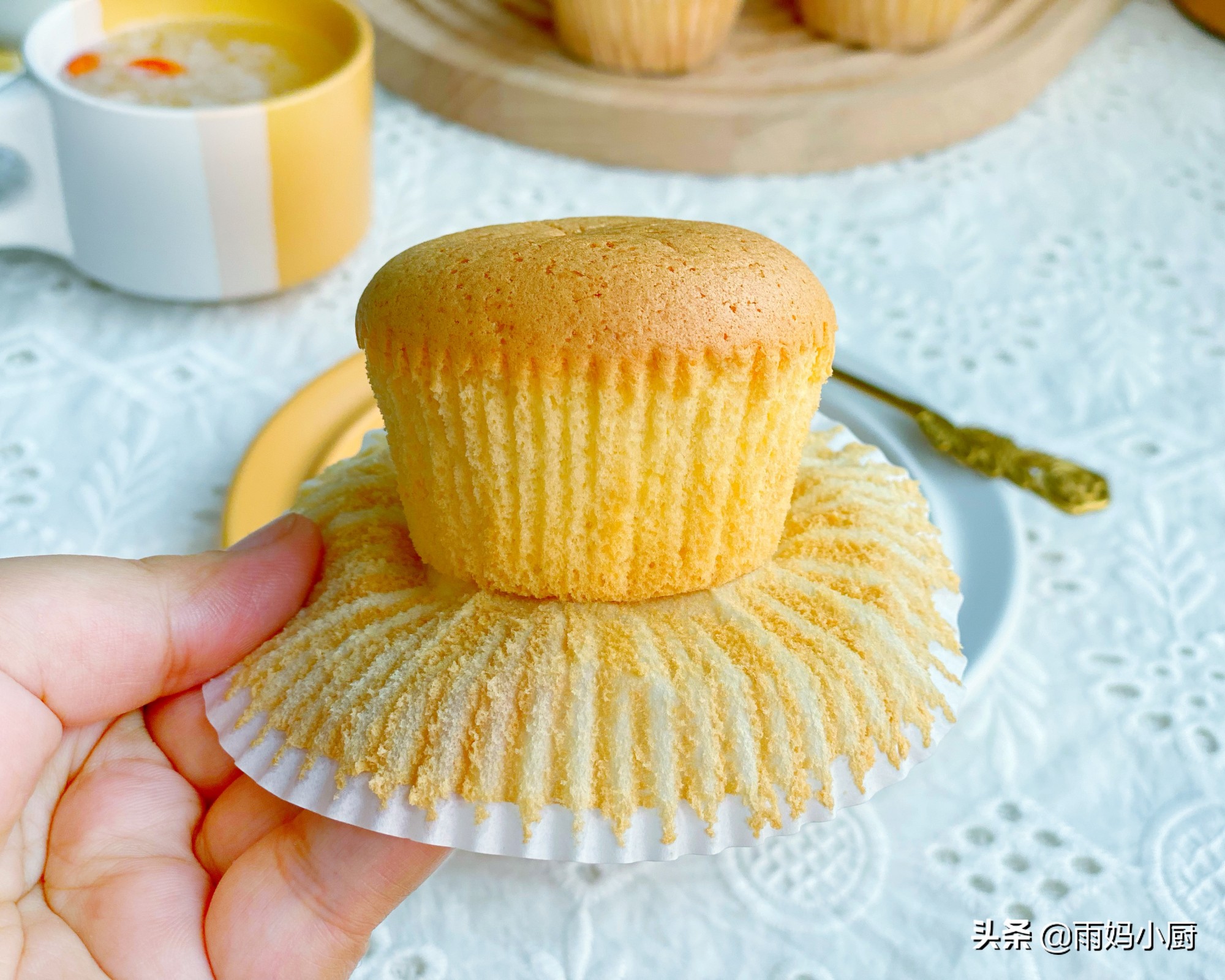 不回缩不塌陷，私房爆款的纸杯蛋糕，松软细腻，新手1次成功