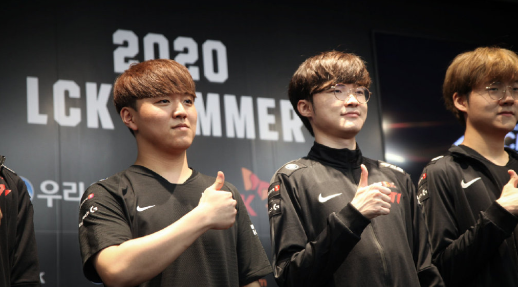 就在今天，S10队伍全部出炉！李哥倒在冒泡赛，三冠王告别S赛