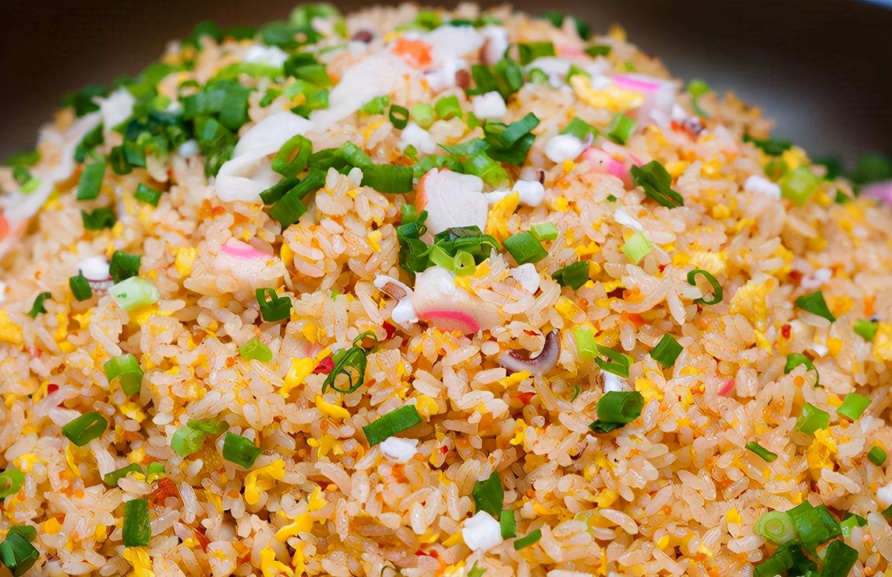 To make egg fried rice, should I fried rice or scrambled eggs first