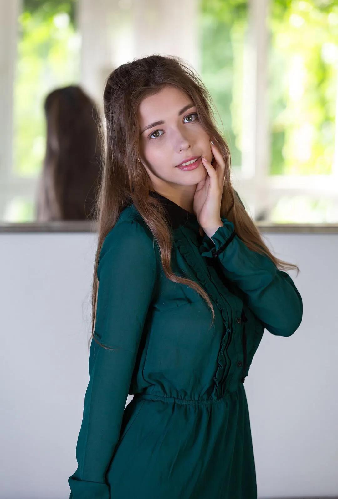 Ukrainian model Mila, with the blood of a fighting nation, immature ...