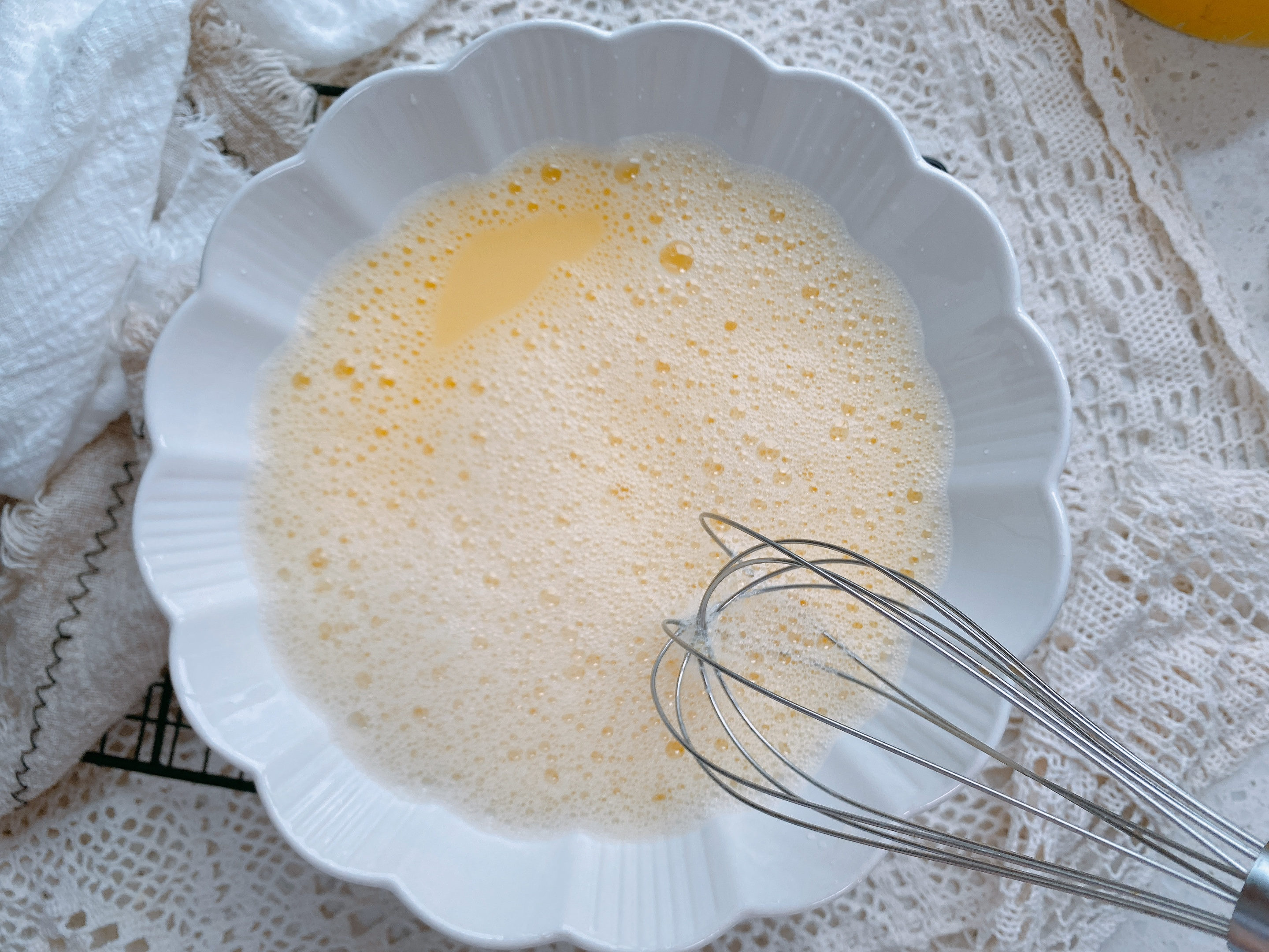 蒸蛋總失敗，牢記“4忌2放”，蒸好的蛋羹又滑又嫩，好吃到犯規