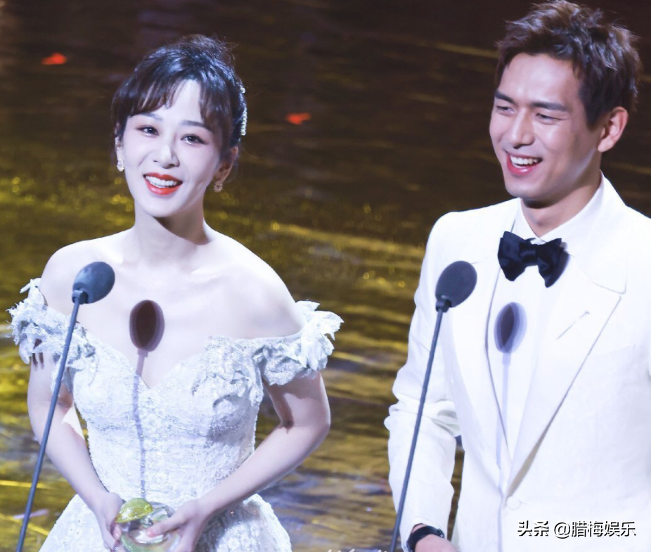 杨紫终于减肥成功，天鹅颈和直角肩都有了，路