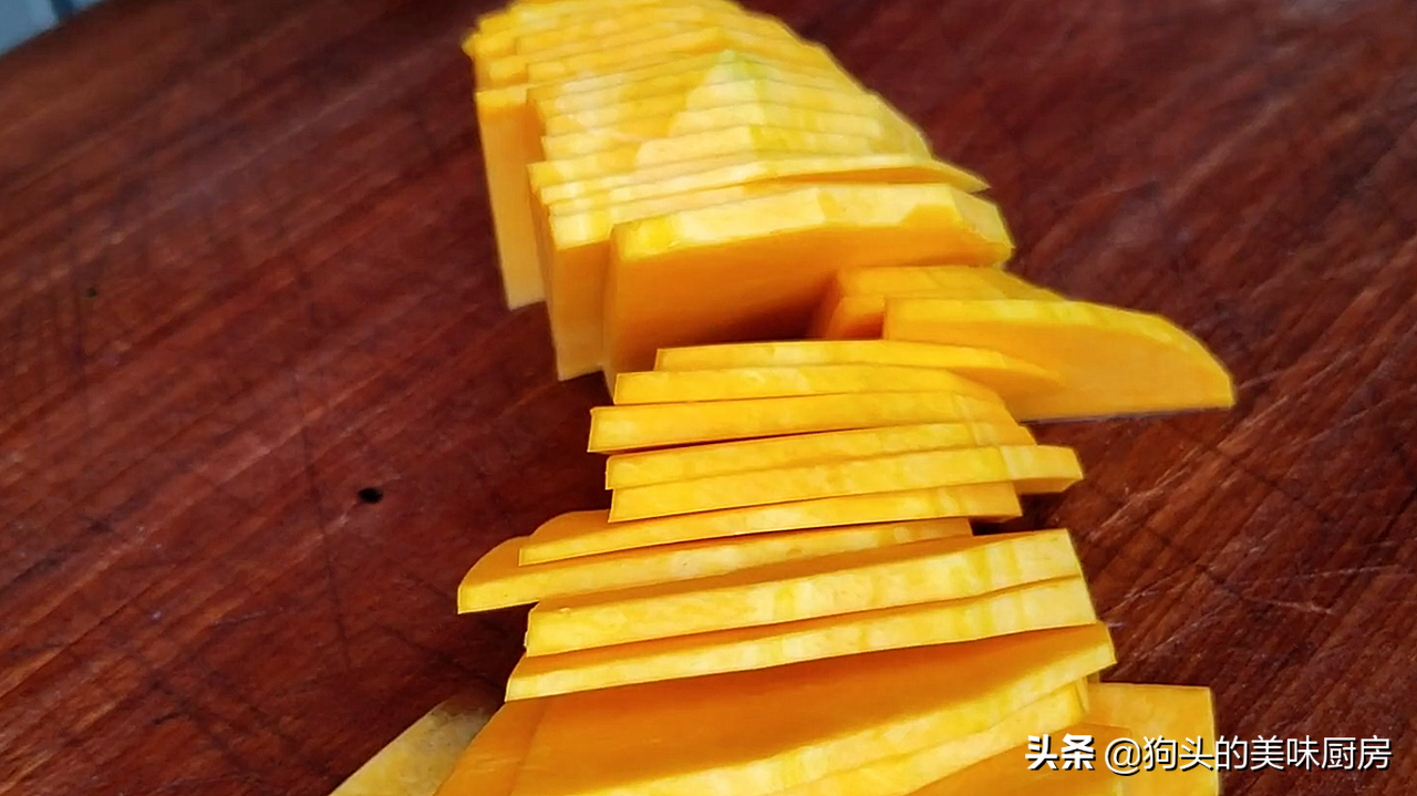 南瓜不要炒着吃了，教你夏天最好吃的做法，冰凉爽滑，比雪糕好吃