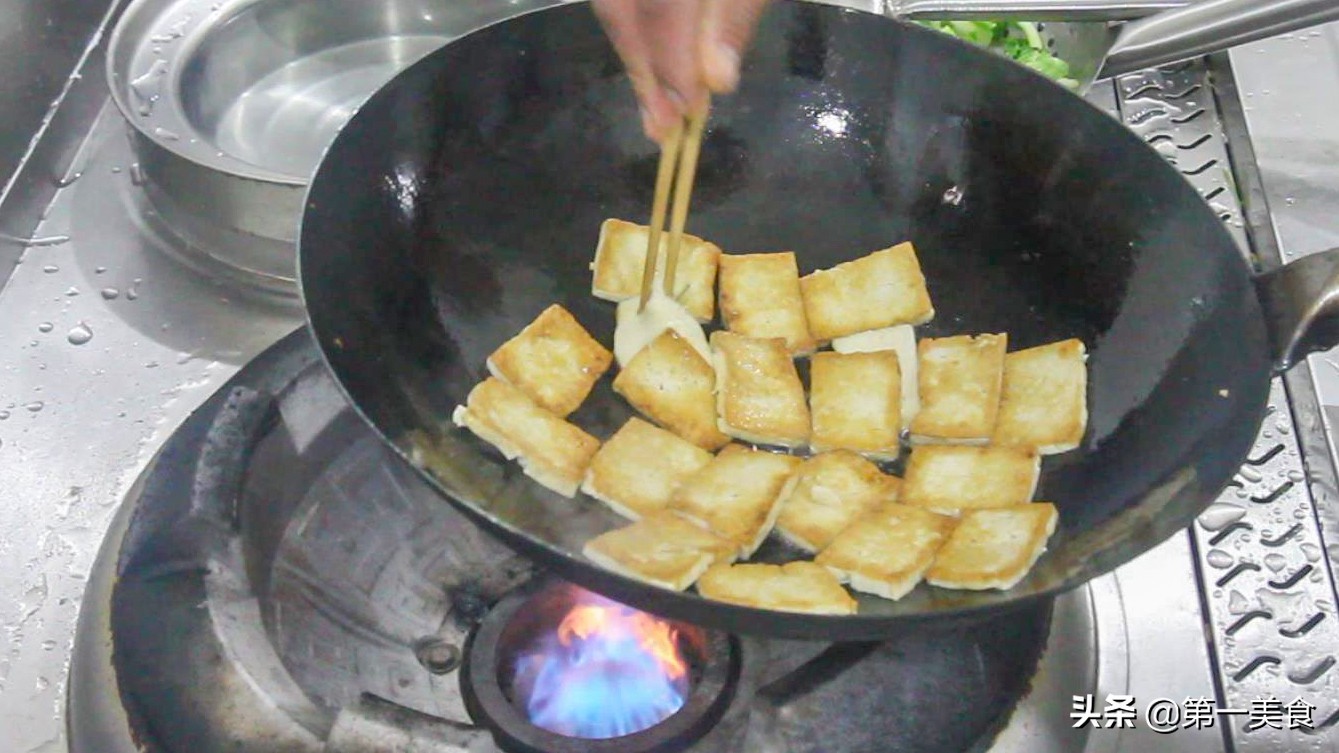 图片[7]-小白菜煎豆腐做法 简单易学 豆腐金黄不粘锅-起舞食谱网
