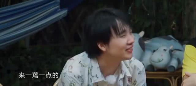 周迅和小陶虹明明只差两岁，上综艺同框，两人状态差距有点大