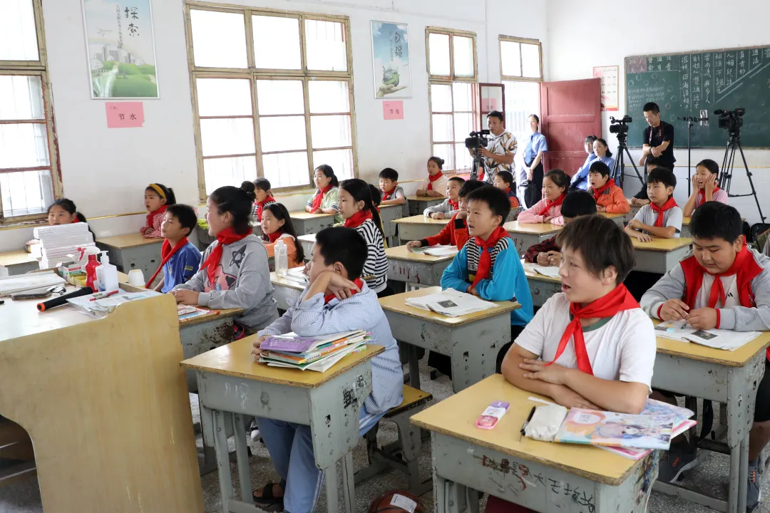 全省巡讲第四站｜亳州谯城：遇到同学被欺负，要不要管？