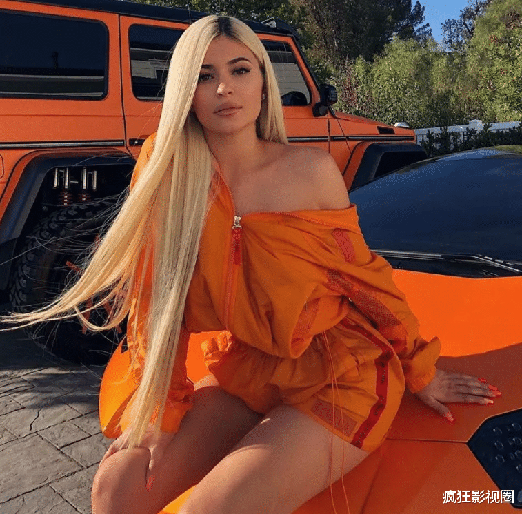 美国顶级名媛的奢侈生活什么样？别墅养宠物、