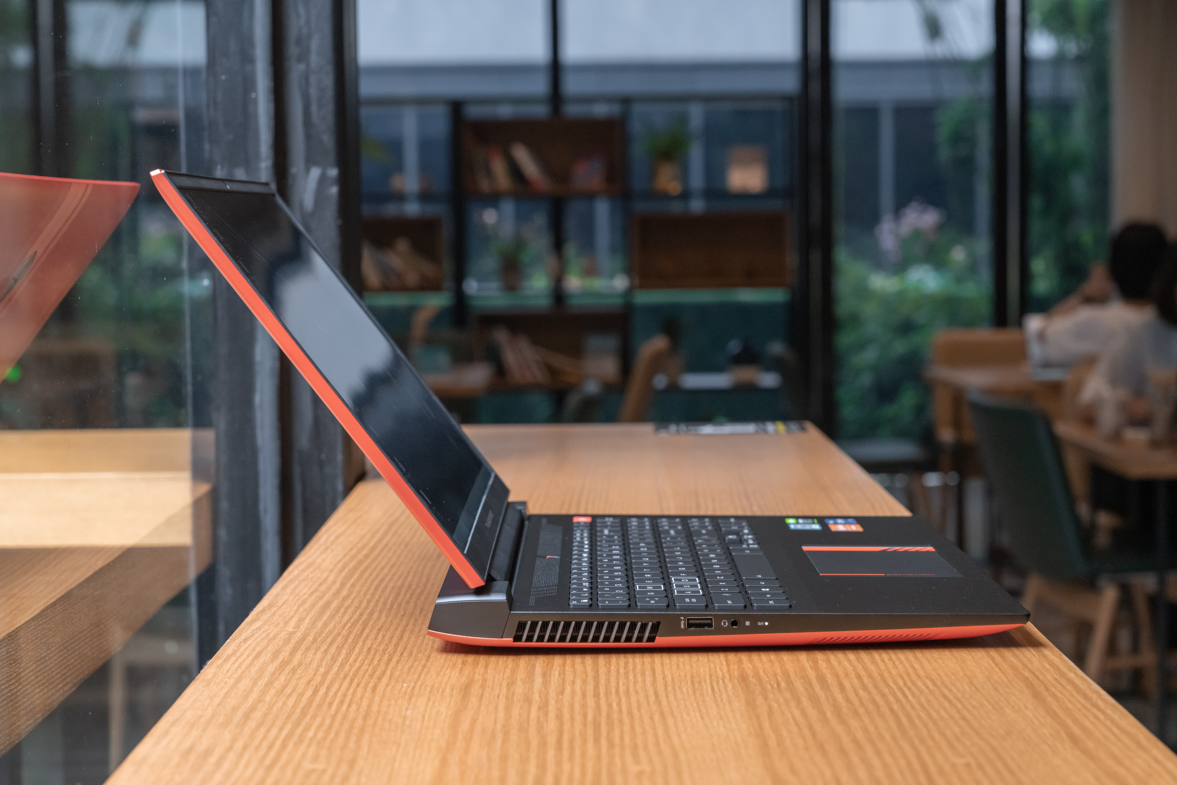 雷神zero深度测评疯狂堆料的11代i7满血3070的万元游戏本