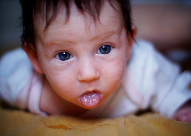 孩子�貴人語遲�智商高？ 美國研究員：愛因斯坦7歲才會說話