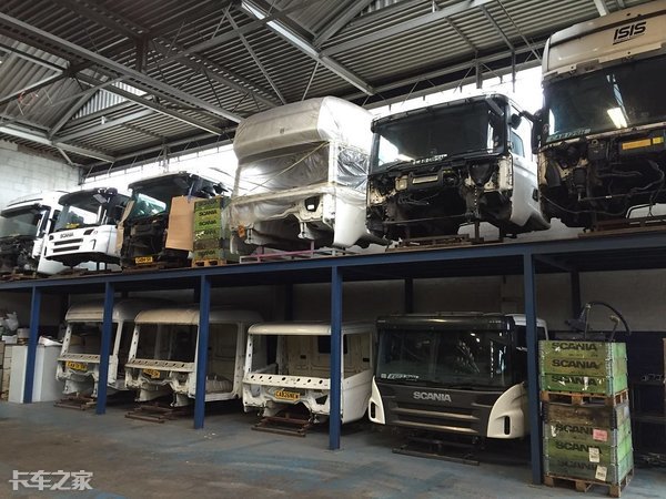 带你逛逛欧洲二手卡车卖场，你还认得几款“古董车”？