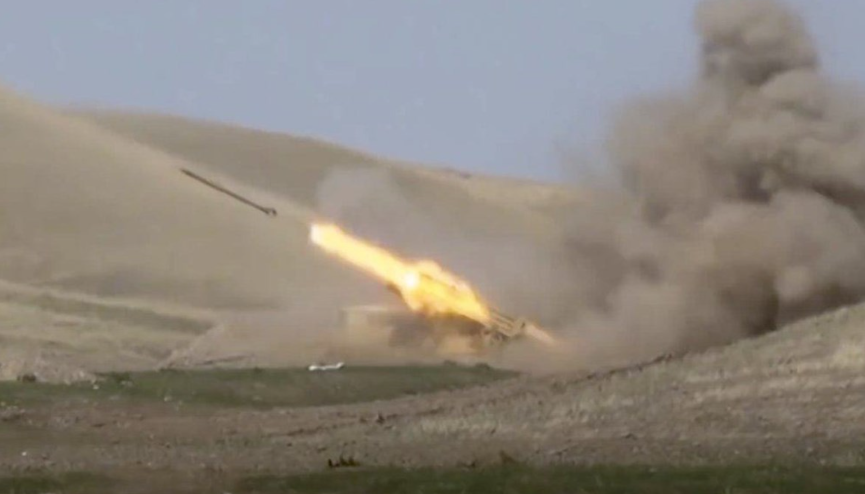 冲突升级！阿塞拜疆敢集束炸弹猛攻，亚美尼亚马上旋风报复性轰击