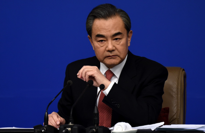 竟然让中方代表团吃泡面！为何美国高级官员到不了北京，还没点数吗？