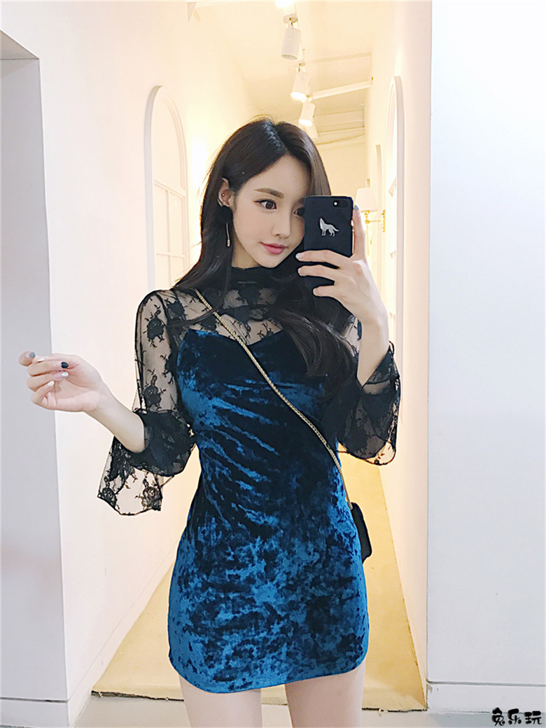 孙允珠：真丝透视珠光蔷薇公主吊带裙