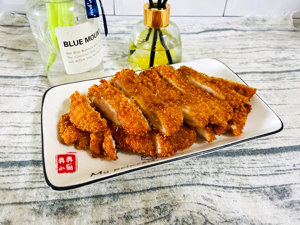 自己在家就能做的黄金炸鸡排，外酥里嫩，孩子肯定爱吃