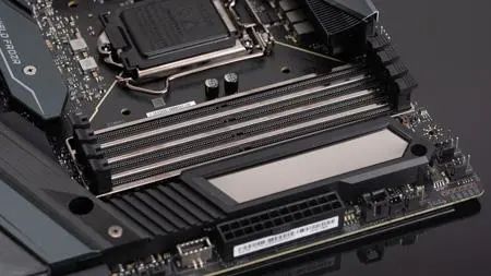 微星MEG Z490 GODLIKE主板评测：旗舰就该这样子