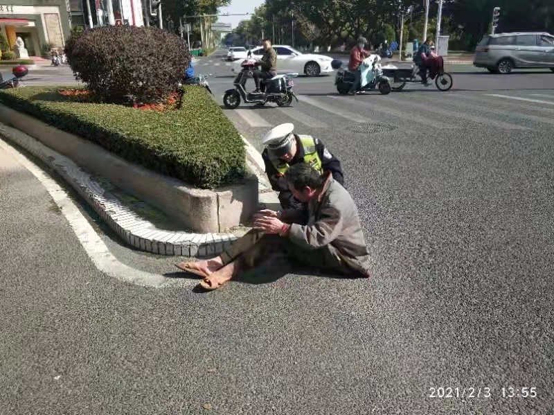 最美交警执勤队员 记福建省泉州市鲤城交警大队一中队叶少鹏