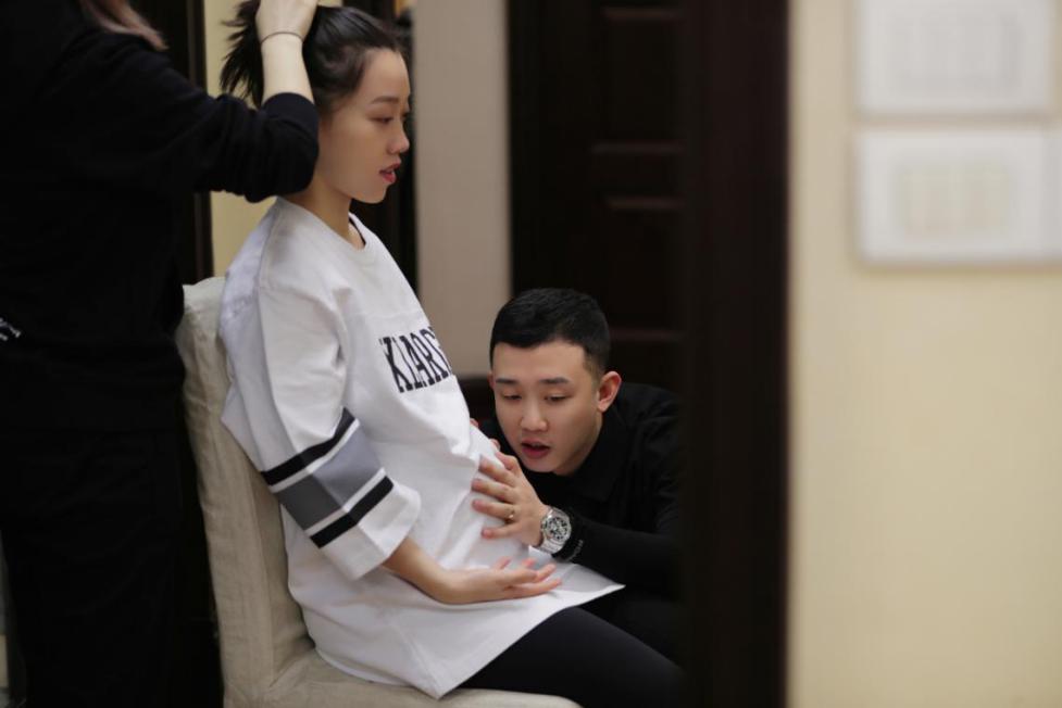 正面|GAI晒儿子正面照 GAI爷变身奶盖，秀幸福频率越来越高了