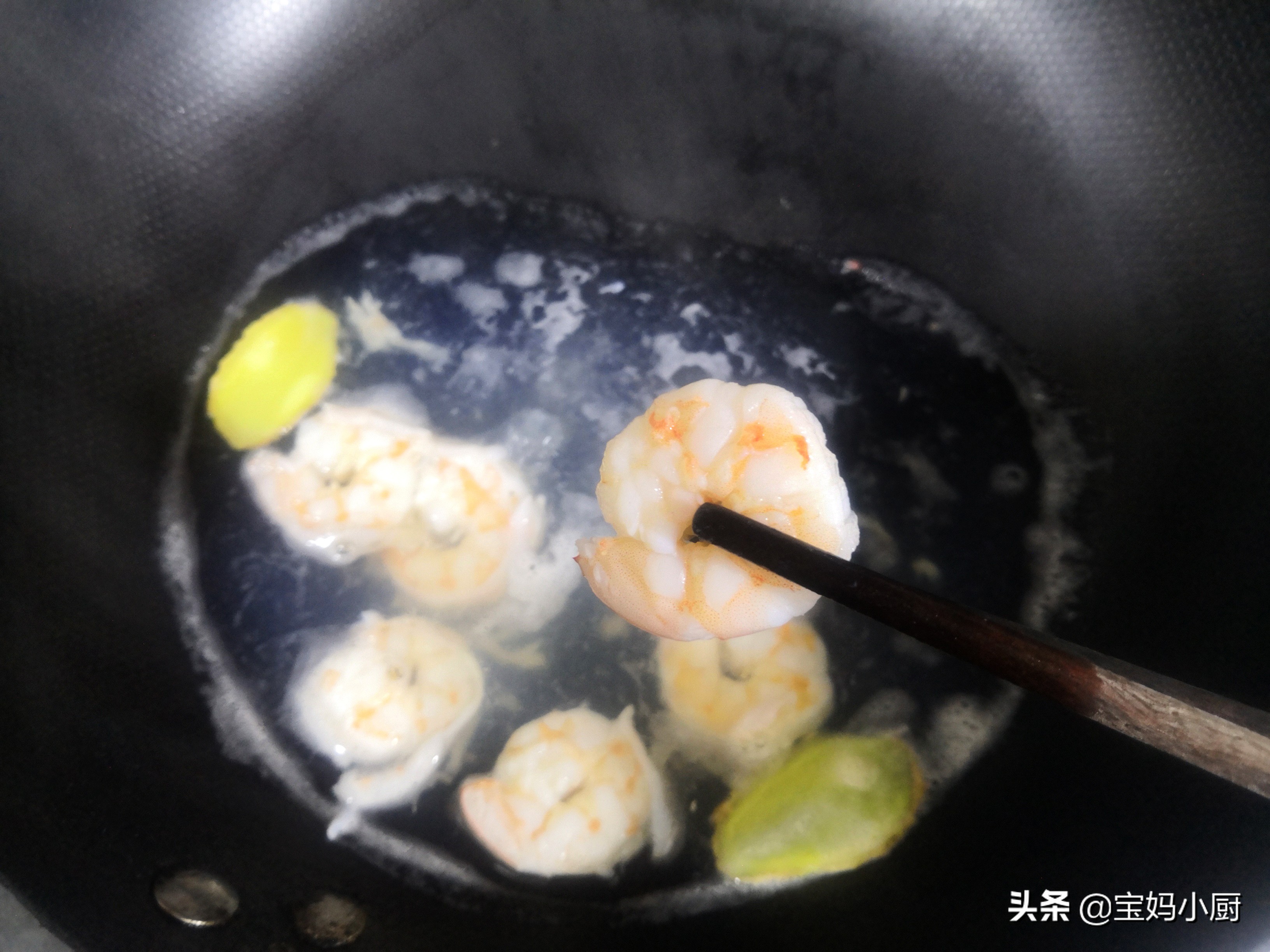 做菠蘿飯，最忌諱加這個料，此方法做，孩子最愛吃，營養多長個子